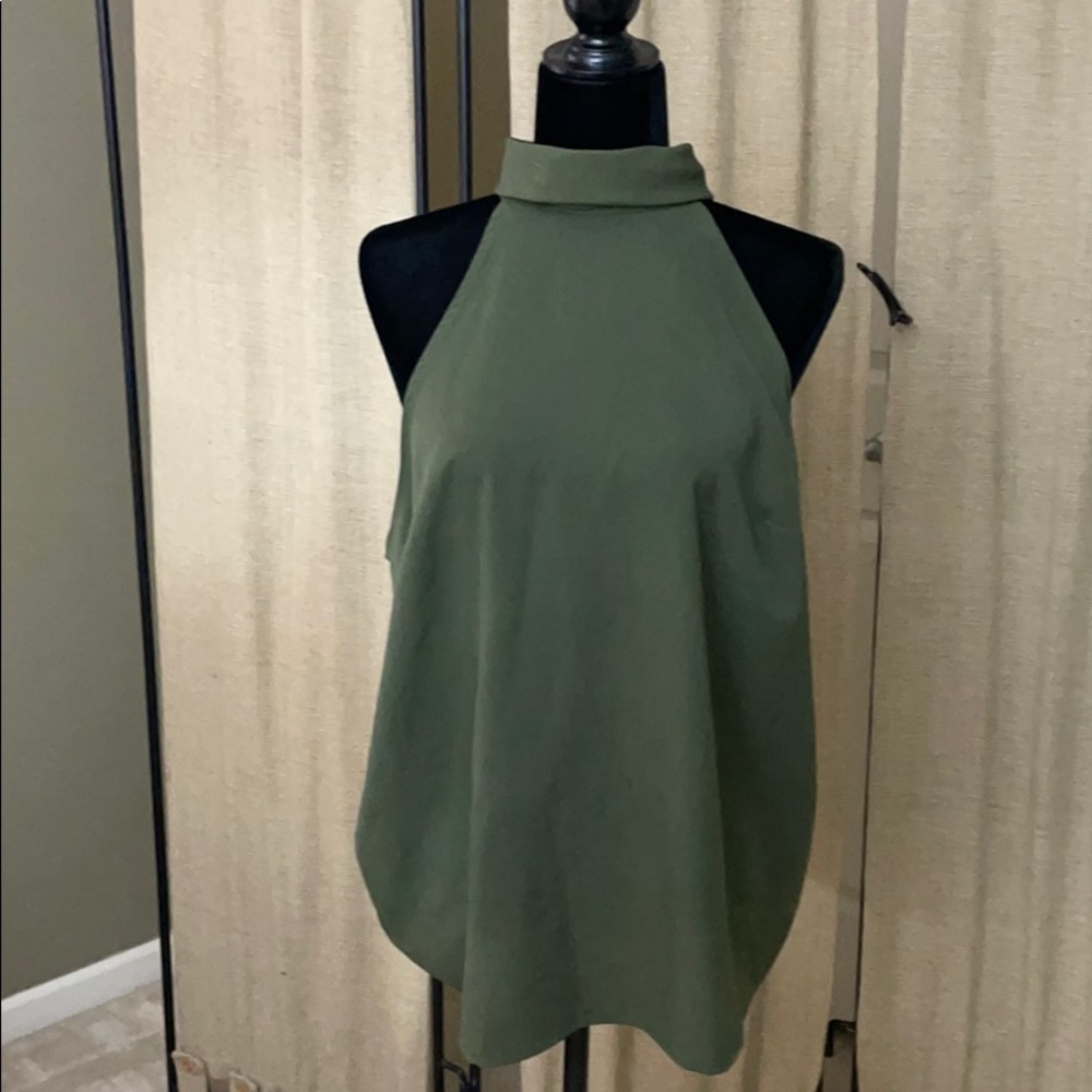 Stylish army green sleeveless shirt